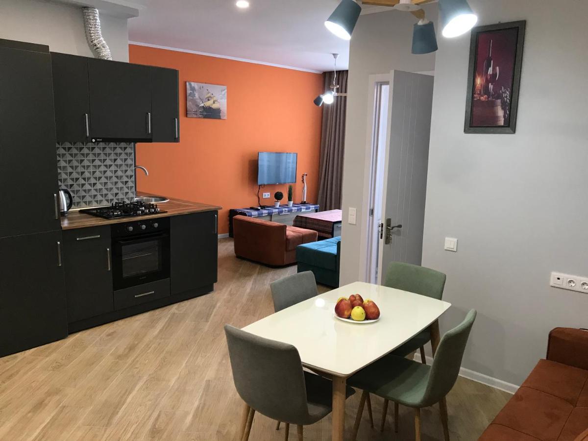 Nbg Towers 2 Appartaments Batumi Ngoại thất bức ảnh